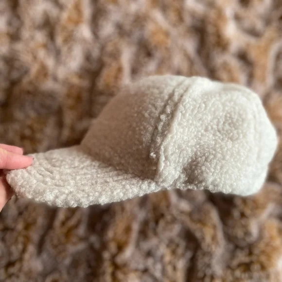 NWOT Free People teddy Sherpa cap in ivory